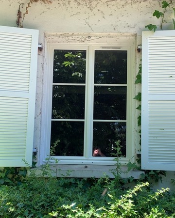 Installation de menuiseries en bois laqué blanc vers Lavelanet