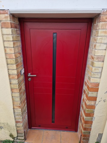 Installation d'une porte d'entrée en aluminium à Castelnaudary