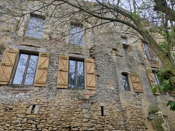 Château aux alentours de Villefranche-de-Lauragais : Transformez son allure avec la pose de 21 fenêtres