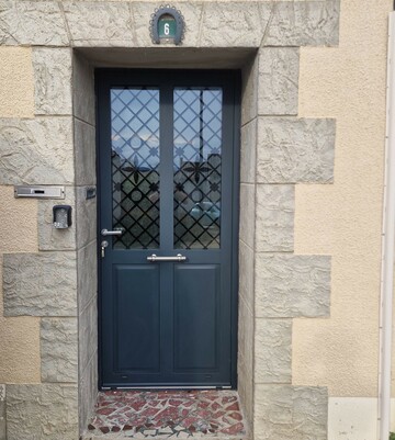 Remplacement de porte d’entrée alu à Saint Martin Lalande